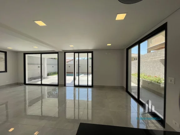 Imagem Belíssima Casa no Aphaville 3 de 310m² com 3 Suítes e 6 Vagas