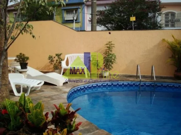 Imagem Imperdível: Casa de 4 quartos no Tatuapé, São Paulo-SP, com 450m² e 4 vagas de garagem!