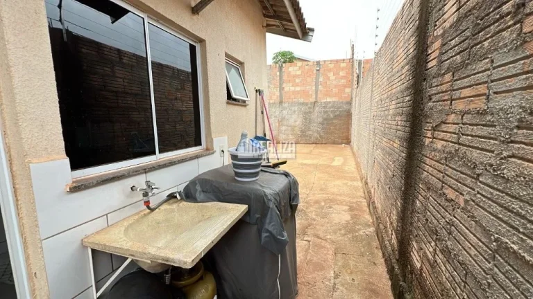 Imagem Casa à venda no bairro Loteamento Residencial Tamareiras em Uberaba.