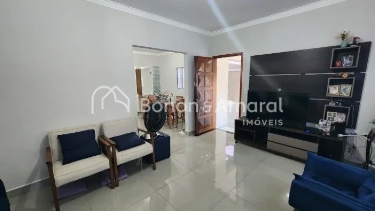 Imagem Encante-se com esta bela casa térrea, estrategicamente localizada próxima ao Shopping Dom Pedro, e...