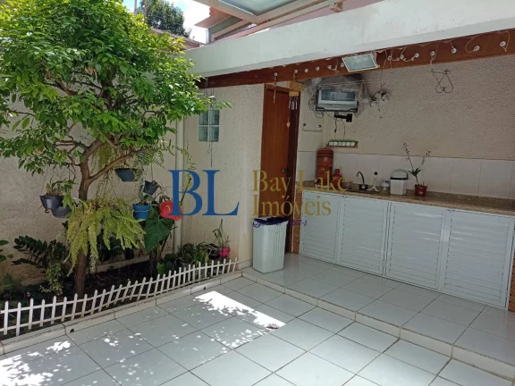 Imagem Casa ampla com espaço gourmet retrátil, 2 suítes+ 4 vagas + 6 banheiros