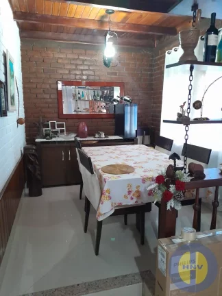 Imagem VENDO CASA DE 2 QUARTOS COM PISCINA EM ITAIPU + UM ANEXO NOS FUNDOS