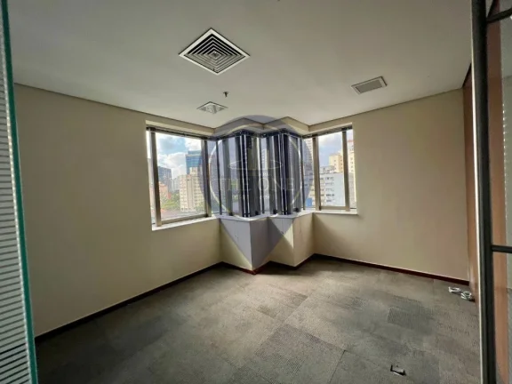 Imagem Sala Comercial de Alto Padrão na Vila Olímpia: 2 salas, 1 banheiro, 3 vagas, 115m² - São Paulo-SP