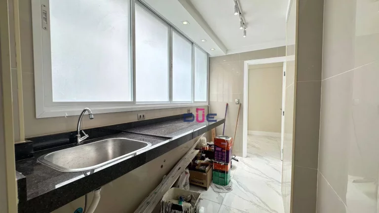 Imagem Apartamento com 3 dormitórios para alugar, 130 m² por R$ 8.800,00/mês - Boqueirão - Santos/SP