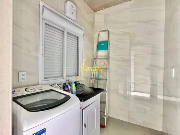 Imagem Casa com piscina , no centro com 03 dormitórios