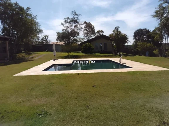 Sitio com Piscina - Todo Murado