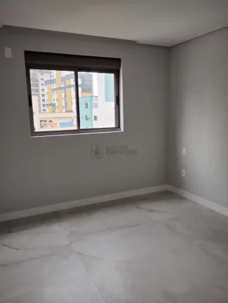 Imagem Apartamento com 3 suítes à venda no Centro de Balneário Camboriú/SC