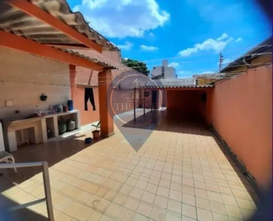 Imagem Imóvel de Luxo no Cambuci: Casa à Venda com 4 Quartos, 1 Suíte, 2 Salas, 4 Banheiros, 10 Vagas de Garagem e 292m² de Área.