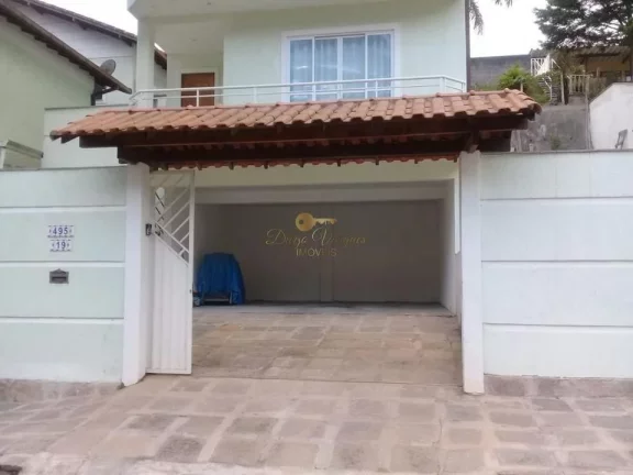 Imagem Casa em Condomínio para Venda em Teresópolis / RJ no bairro Agriões