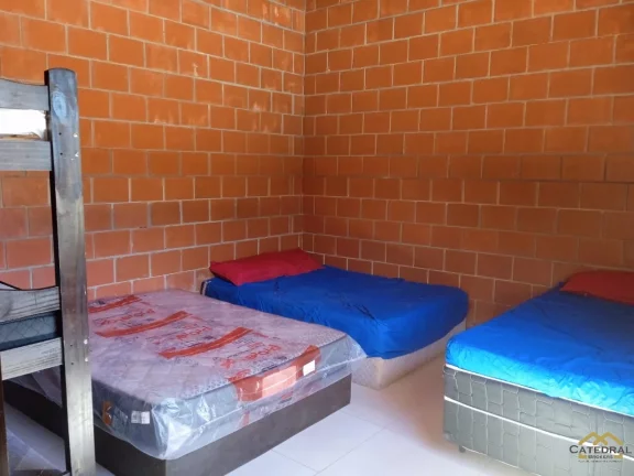 Imagem Chácara à venda com 3 quartos, piscina e área gourmet em Campo Limpo Paulista.