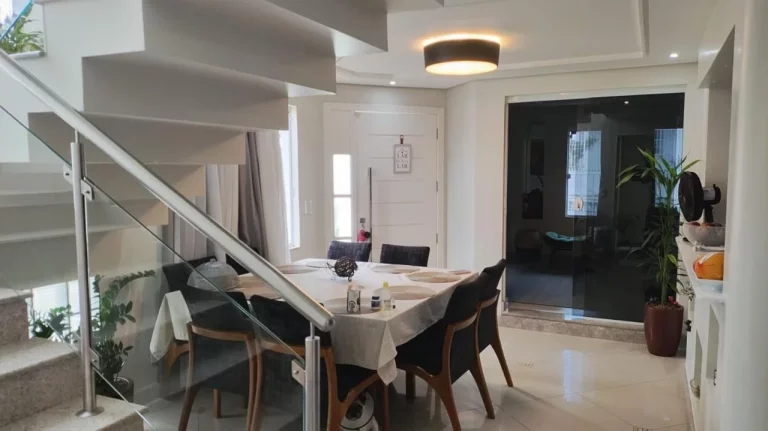 Imagem Casa / Sobrado para Venda em Palhoça / SC no bairro Pagani