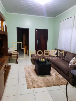 Imagem Casa à venda em Sinop-MT: 3 quartos, 1 suíte, 1 banheiro, 2 vagas de garagem, 170m² no Jardim das Orquídeas!