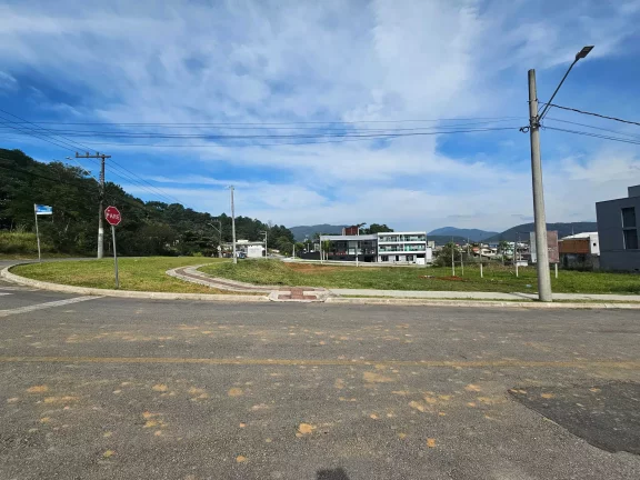 Imagem Terreno de esquina com 543,58 m² no Bairro da Barra em Balneário Camboriú SC