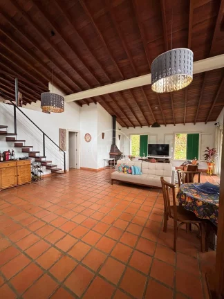 CASA com INFRA COMPLETA em ITAIPAVA - 22.000m² de terreno