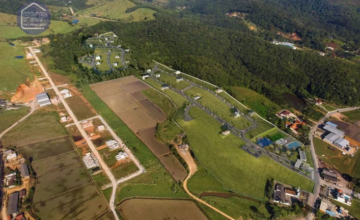 Imagem Terreno 379,43m² em Condomínio!