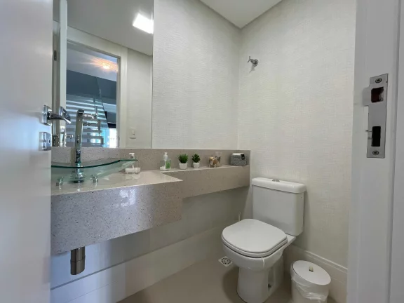 Imagem Apartamento duplex finamente mobiliado 3 suítes e 2 vagas no Centro de Balneário Camboriú/SC