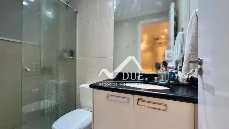 Imagem Lindo Apartamento à venda 2 quartos com dependência no Embaré em Santos
