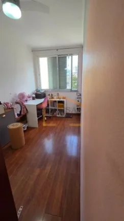 Imagem Apartamento com 80m², 3 dormitórios, sendo 1 suite, armários nos dormitórios, sala para dois amb...