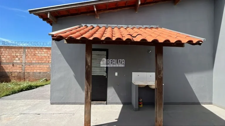 Imagem Casa com 2 dormitórios no bairro Jardim Maria Alice, Uberaba
