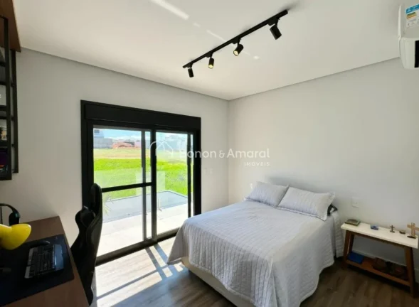 Imagem Sobrado à venda no Loteamento Residencial Arborais em Campinas, com 335 m² de área construída. S...