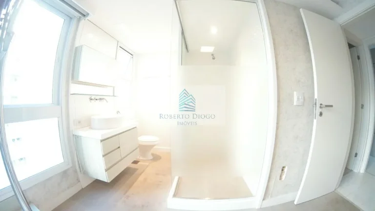 Imagem Apartamento de Luxo à Venda em Icaraí, Niterói-RJ: 4 Quartos, 3 Suítes, 3 Vagas de Garagem - 158m² de Puro Conforto!