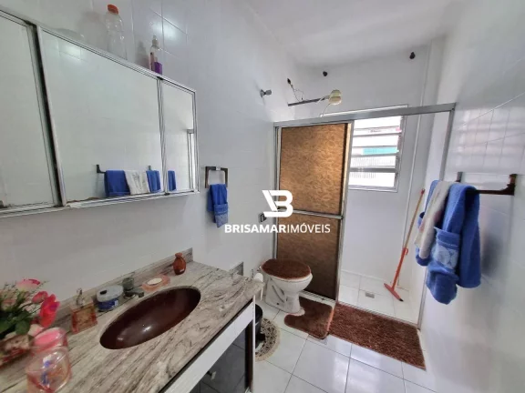 Imagem Praia do Tombo,Próximo ao Mar e Todo o Comércio,62 Metros de Área Útil,Garagem Demarcada.