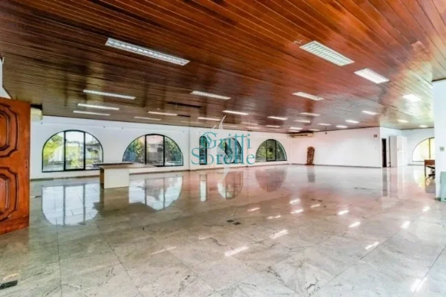 Imagem Sobrado Triplex para Alugar em Jardim Everest - São Paulo/SP.