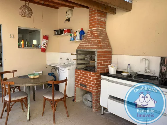 Imagem VENDO EXCELENTE CASA COM 04 DORMITÓRIOS EM PORTO SEGURO