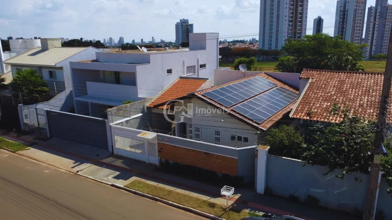 Imagem Imperdível: Casa à venda em Campo Grande-MS no Carandá Bosque II! 3 quartos, 2 suítes, 3 salas, 4 banheiros, 2 vagas, 180,41 m².