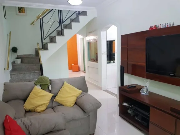 Imagem Sobrado mobiliado à venda, 210m² área construída 3 Dormitorios 4 Vagas