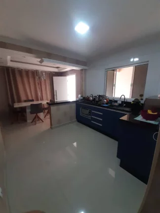 Imagem Terreno com Linda Casa não Averbada no Pinheirinho