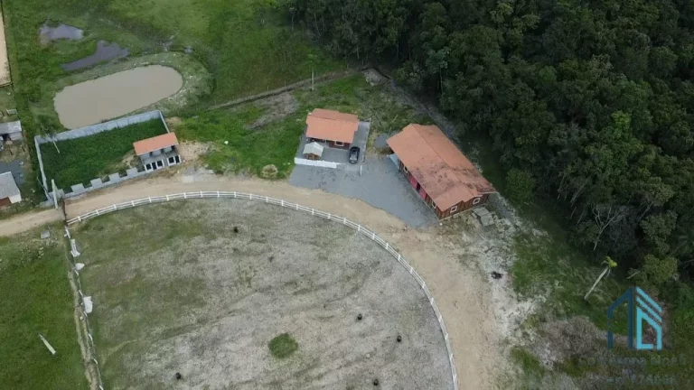 Imagem Sítio/Chácara (Estuda permuta) a venda com casa em Balneário Piçarras SC