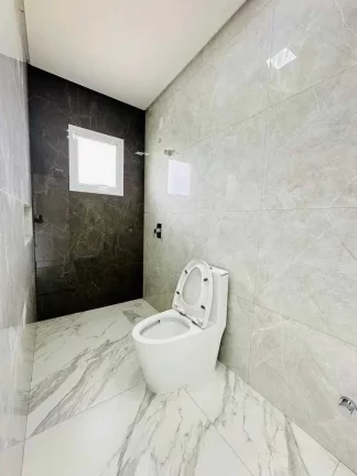 Imagem sobrado com 3 suítes com sacadas e 2 vagas descobertas em Ingleses do Rio Vermelho, Florianópolis/SC