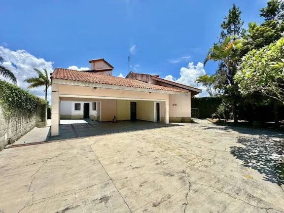 Imagem Cond. Vila Velha - Casa 80% TÉRREA, 3 suítes, lote 1.5 46m² plano!