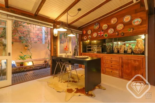 Imagem Casa mobiliada de alto padrão em condomínio exclusivo na Tristeza

Uma residência impecável no c...