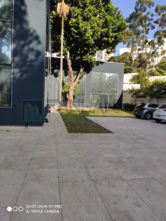 Imagem Descubra o seu novo endereço comercial dos sonhos no coração do Jardim Europa! Esta incrível casa comercial oferece uma ampla área externa perfeita pa