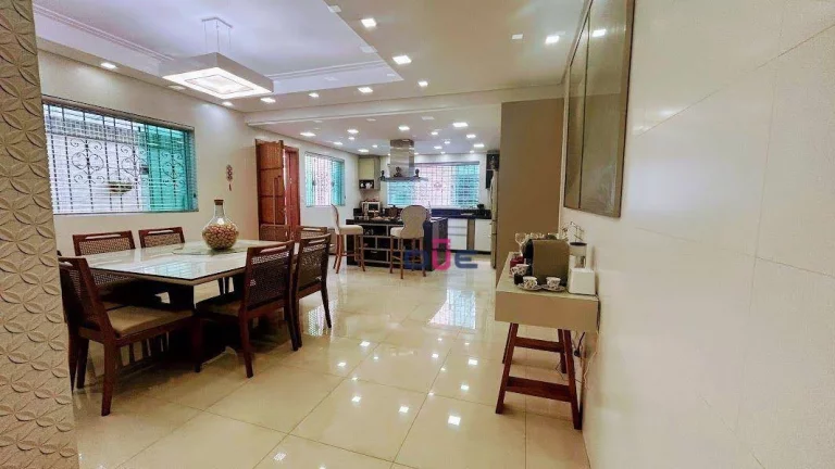 Imagem Casa com 3 dormitórios à venda, 277 m² por R$ 1.850.000 - Campo Grande - Santos/SP