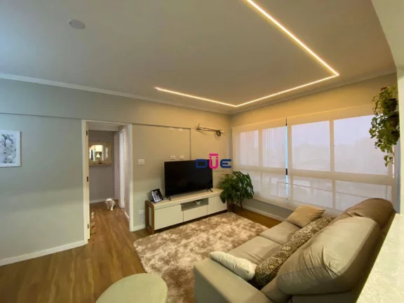 Imagem Amplo apartamento no Embaré com 2 dormitórios, suíte, dependência completa e 1 vaga demarcada