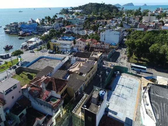 Imagem Área de 1.484,56 M² na Praça Veríssimo de Mello no Centro de Macaé-RJ (Tênis Clube!)