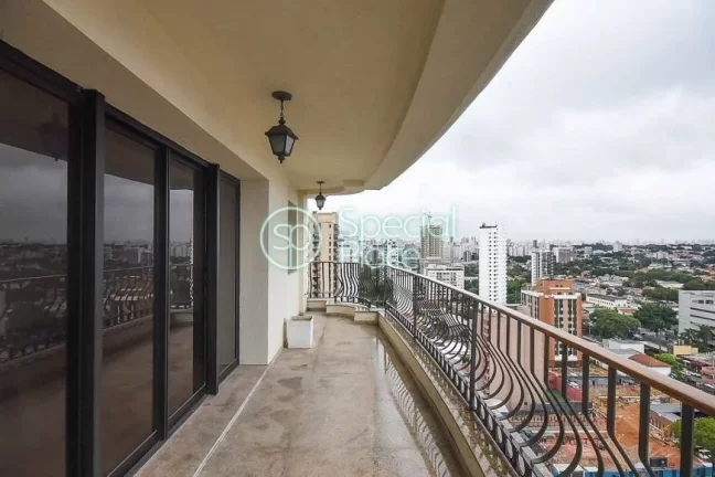 Imagem Ótima cobertura com 257m², Campo Belo, todos os ambientes com varanda e vista! Andar alto, living ...