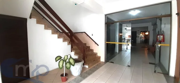 Imagem Sala comercial á venda com 382m² no centro de Torres/RS