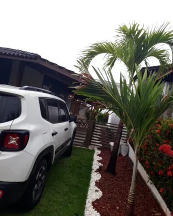 Imagem Casa de Alto Padrão em Condomínio à Venda em Camaçari-BA - 3 quartos, 1 suíte, 2 salas, 1 banheiro, 4 vagas, 130,00 m².