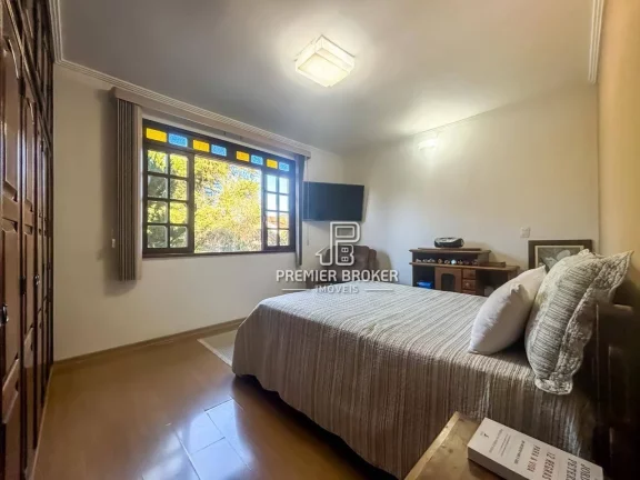 Imagem Casa com 4 dormitórios à venda, 128 m² por R$ 620.000,00 - Granja Guarani - Teresópolis/RJ