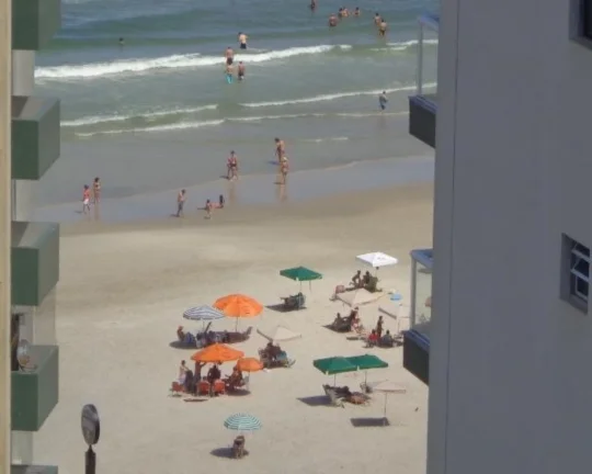 Imagem Apartamento à venda no Guarujá na Praia das Pitangueiras
