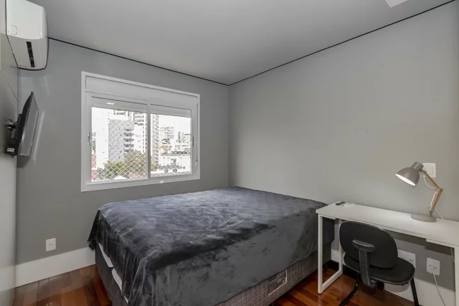 Imagem Apartamento à venda em Porto Alegre, Petrópolis, com 1 quarto, 80m²