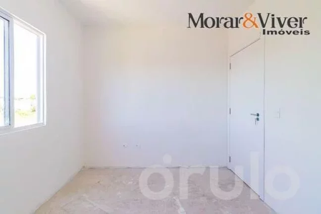 Imagem Sobrado para Venda em Curitiba, Uberaba, 3 dormitórios, 1 suíte, 2 banheiros, 2 vagas