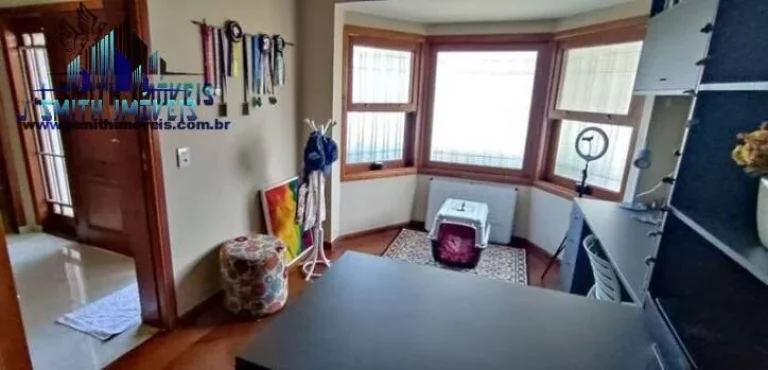 Imagem CASA 330m², TERRENO 1.500m². IMPECÁVEL E COM MUITO CHARME -