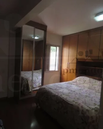 Imagem Apartamento totalmente reformado, living para 2 ambientes, 3 dormitórios sendo 1 suíte, banheiro s...