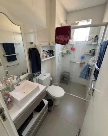 Imagem Apartamento de 2 dormitórios e 1 vaga de garagem no bairro Tabuleiro em Camboriú/SC