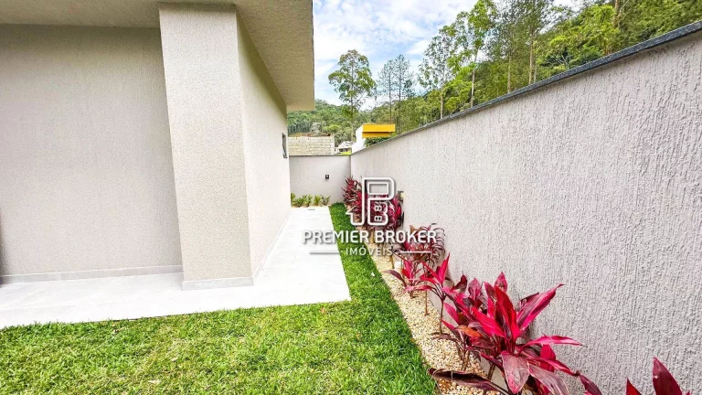 Imagem Casa com 3 dormitórios à venda, 200 m² por R$ 1.490.000,00 - Vale do Paraíso - Teresópolis/RJ